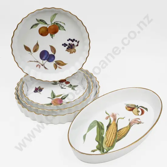Qty of Royal Worcester "Evesham" Pattern China