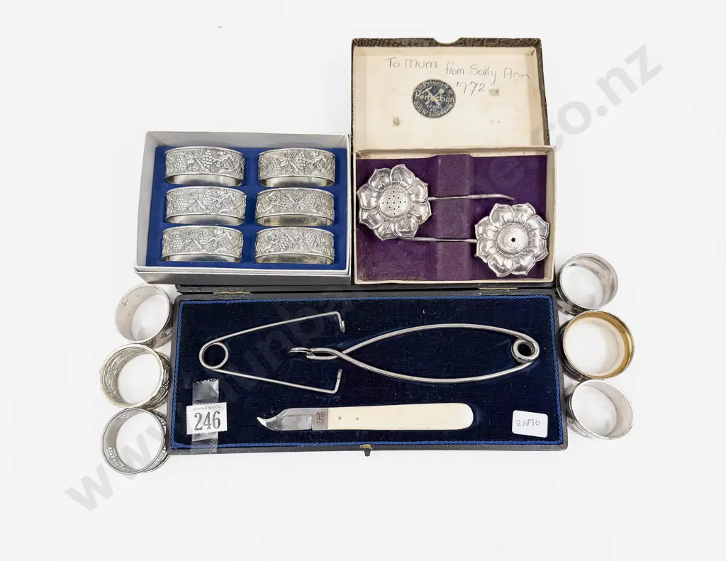 Vintage Bone Handled Grape Pruning Set & Assorted S/P Image 1++