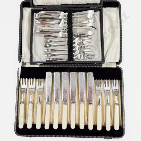 Bone Handled Fish Knive & Fork Set together with Other Cased Cutlery Set