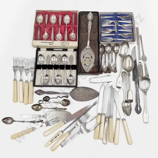 Qty of Assorted Boxed & Loose Cutlery