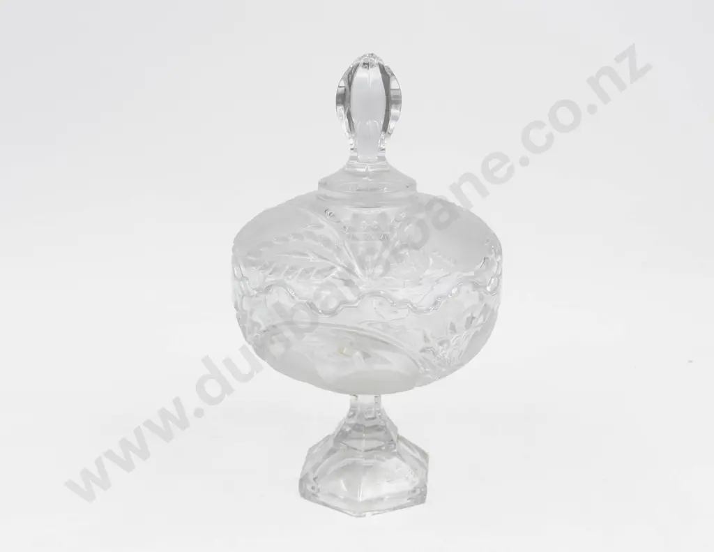 Lidded Crystal Bonbon Dish Image 1++