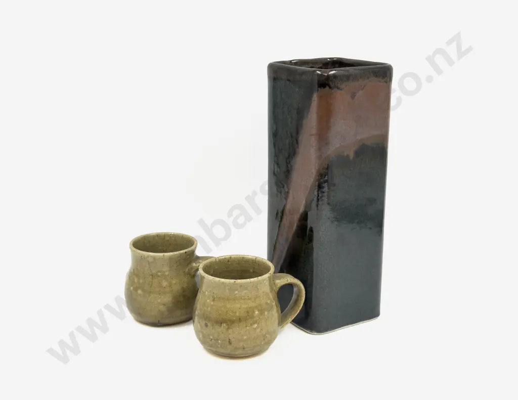 Paul Wotherspoon Vase & Two NZ Pottery Cups Image 1++