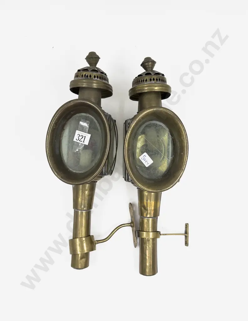 Pair of Brass Carriage Lanterns Image 1++