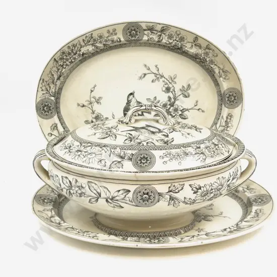 Graduated Pair of Richmond Ashets together with Tureen