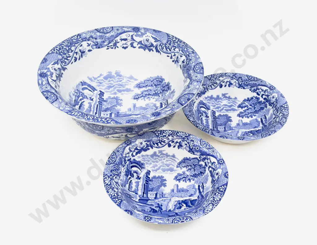 Large Blue & White Copeland Spode Basin together with Two Bowls Image 1++