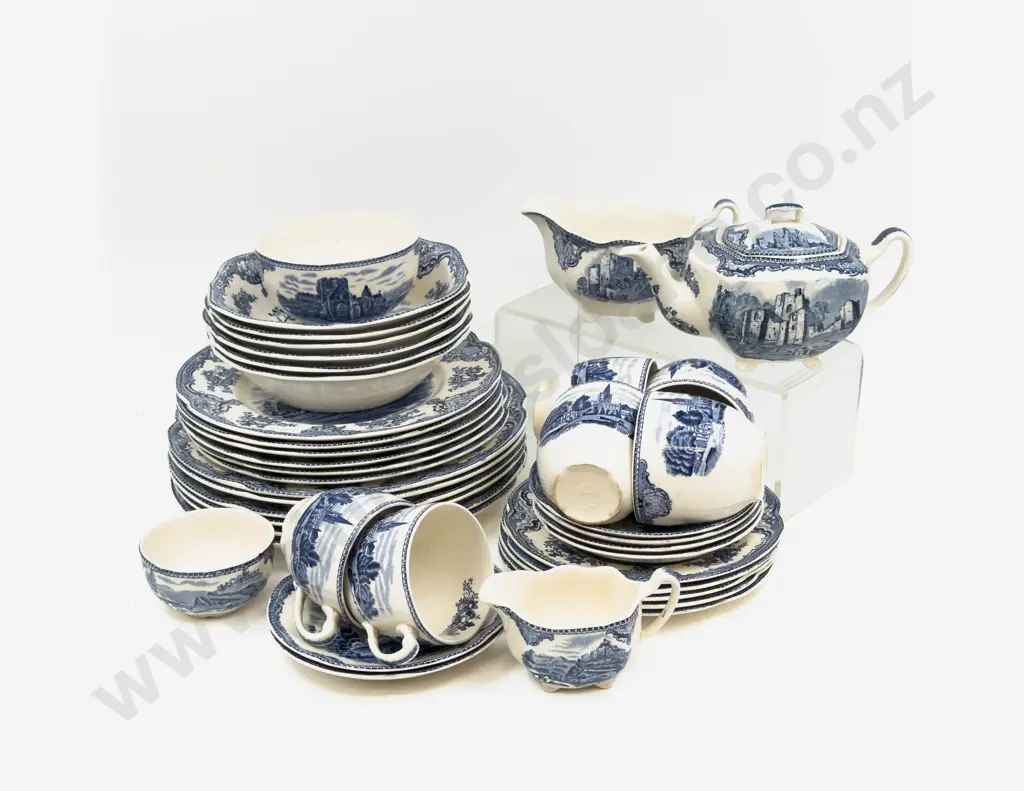 Johnson Bros "Old Britain Castles" Pattern Part Dinnerset Image 1++