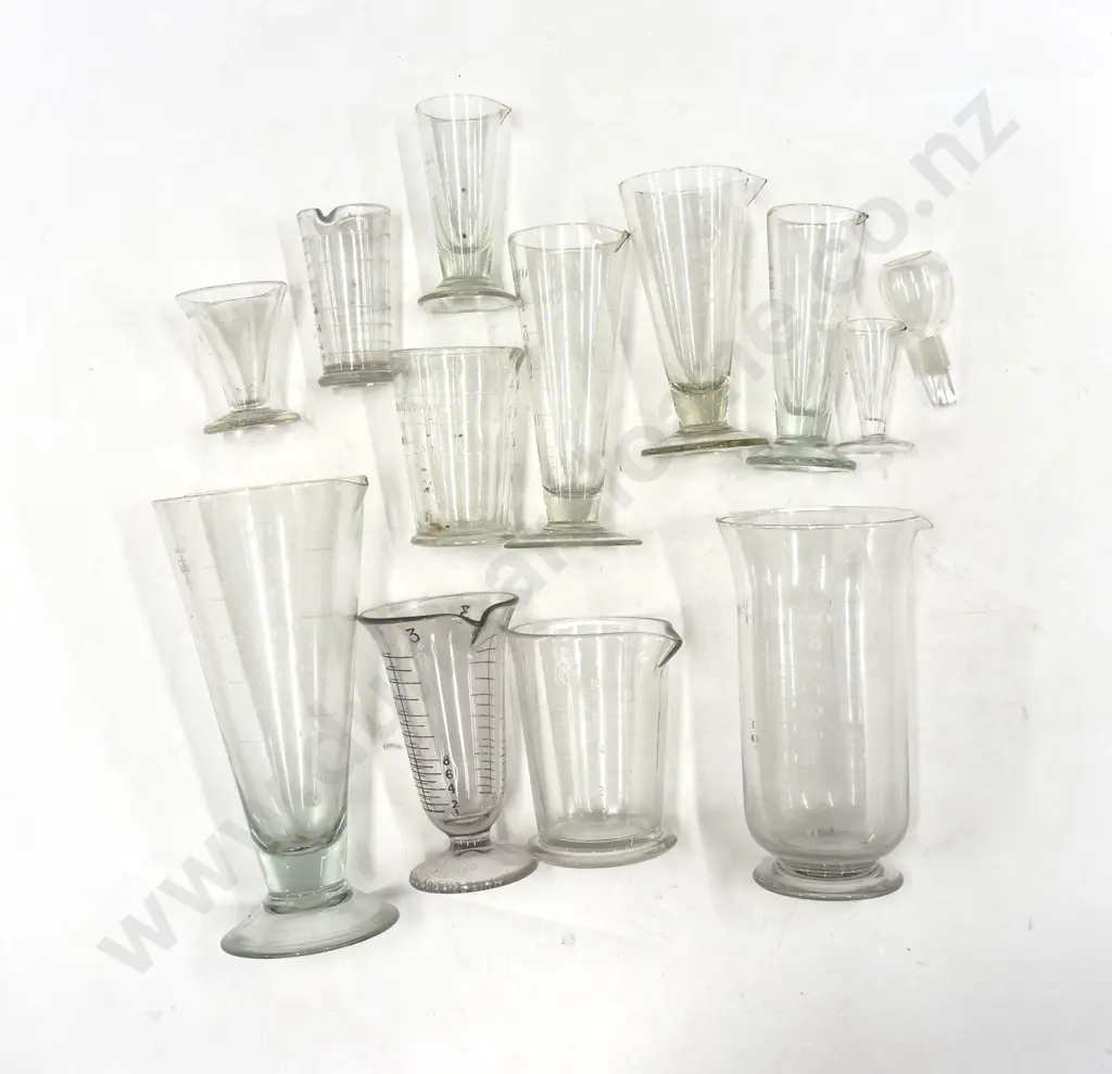 Qty of Assorted Antique Etched Apothecary Vintage Measuring Beakers etc Image 1++