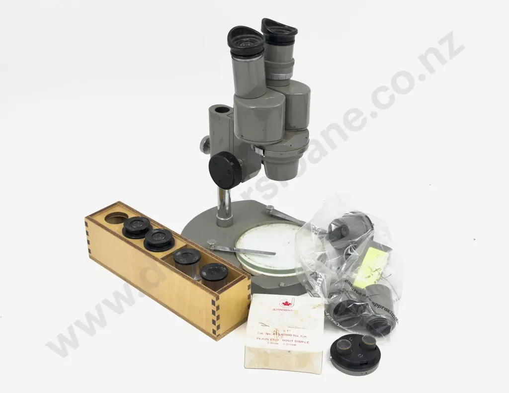 Vintage Microscope in Case Image 1++