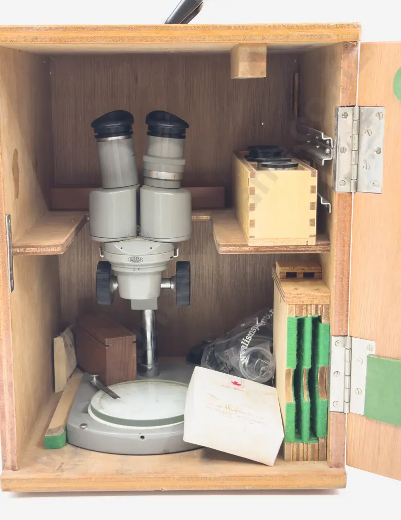Vintage Microscope in Case Image 1++