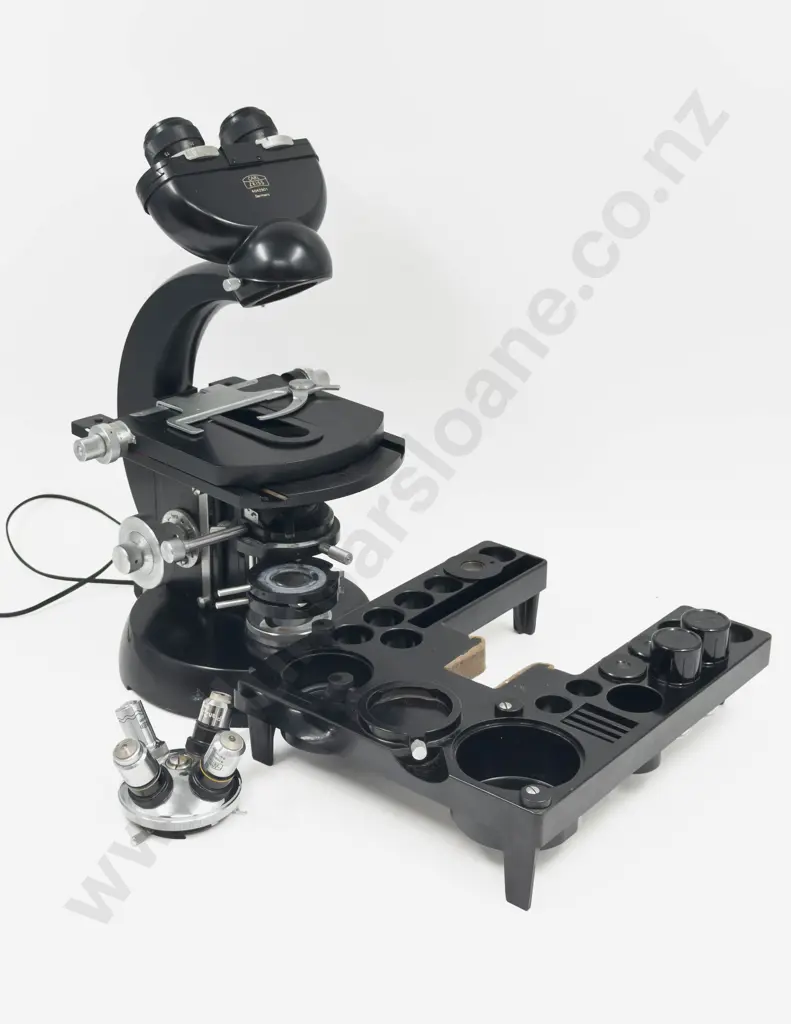 Vintage Microscope in Case Image 1++