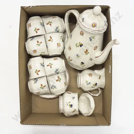 Villeroy & Boch "Petite Fleur" Pattern Eight Place Teaset