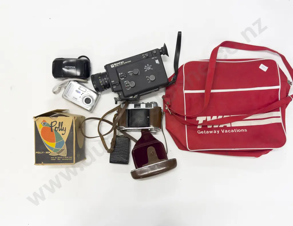 Qty of Assorted Vintage & Other Cameras etc Image 1++