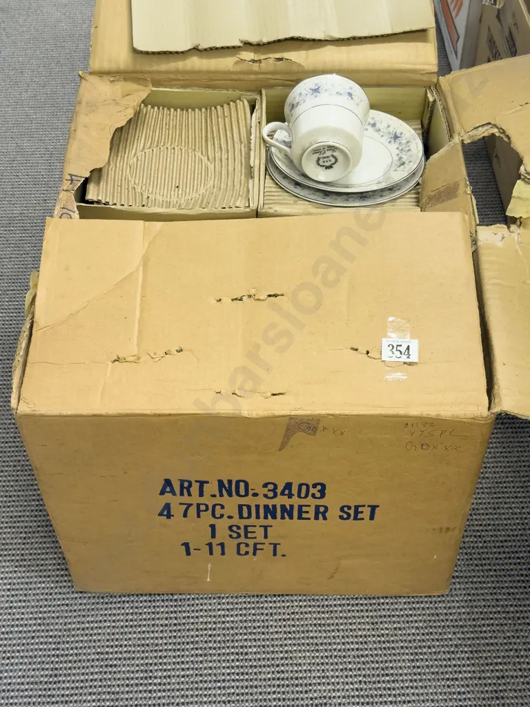 Boxed Japanese Dinnerset Image 1++