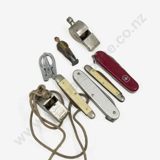 Qty of Assorted Vintage incl Swiss Army Knives etc