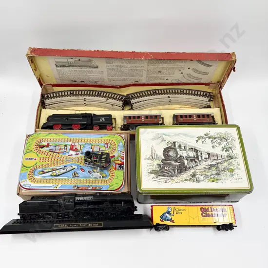 Vintage Boxed Marklin Clockwork Trainset Train Models & Assorted