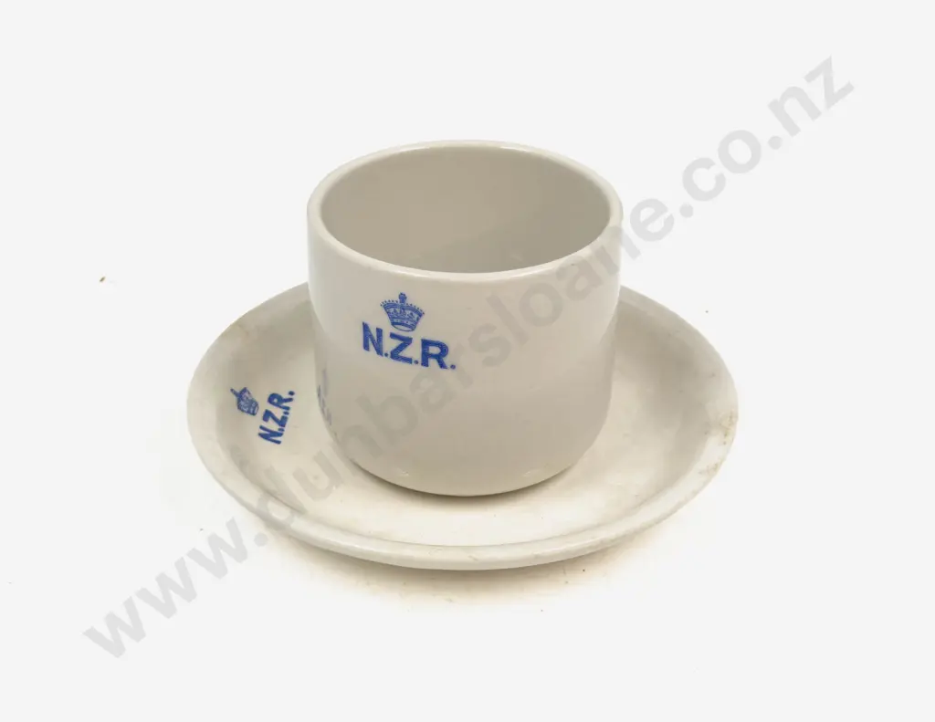 Crown Lynn NZR Cafeteria Teacup & Saucer Image 1++