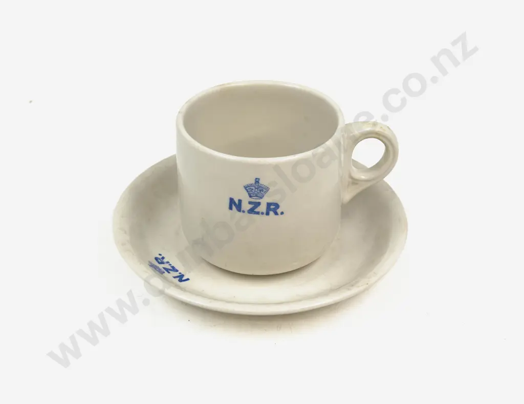 Crown Lynn NZR Cafeteria Teacup & Saucer Image 1++