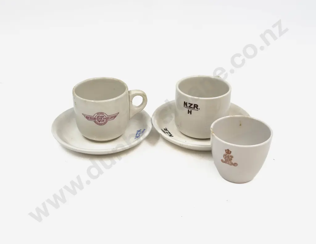 Three Various NZR Teacups & Two Saucers Image 1++