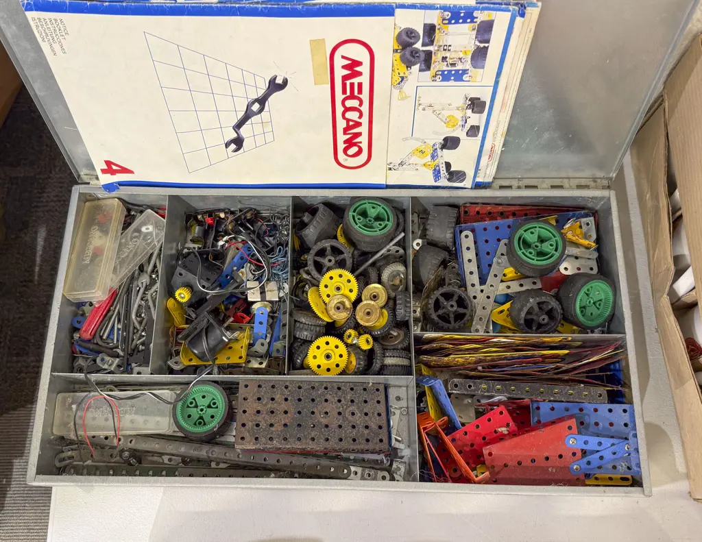 Good Quantity of Assorted Vintage Meccano in Two Containers Image 1++