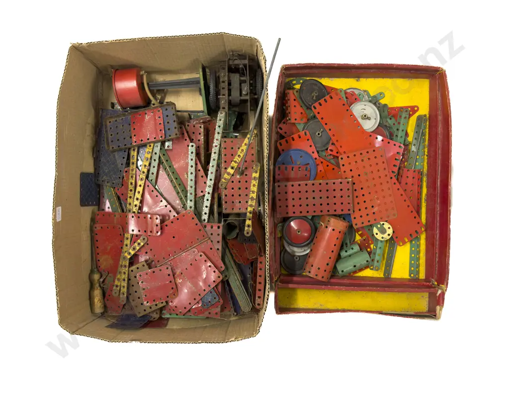 Good Quantity of Vintage Meccano Image 1++