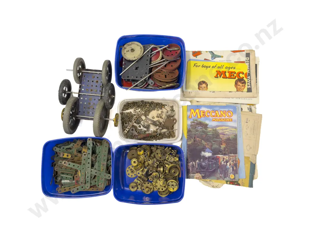Good Quantity of Vintage Meccano Image 1++