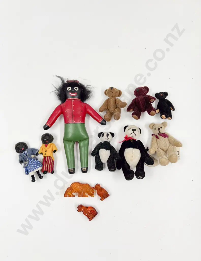 Bellhop Golly by Elzelina Kriek-Breet with Collection of Assorted Tiny Gollies & Bears Image 1++