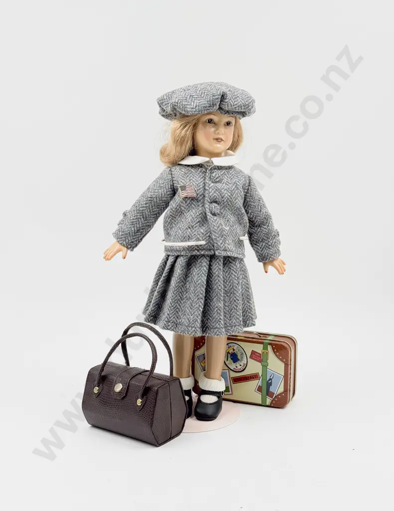 C1997 Effanbee Cindy by Artist Dewees Cochran Ltd Ed 36cm with two travel bags Image 1++