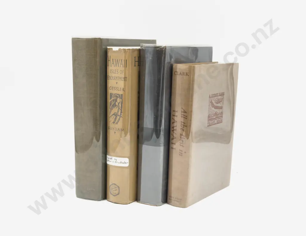 Four Vintage Volumes of Hawaiian History Image 1++