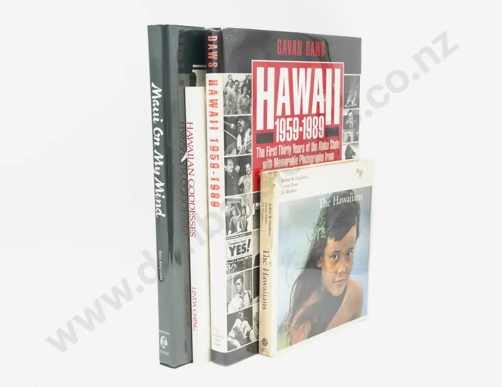 Four Volumes of Photography in Hawaii Image 1++
