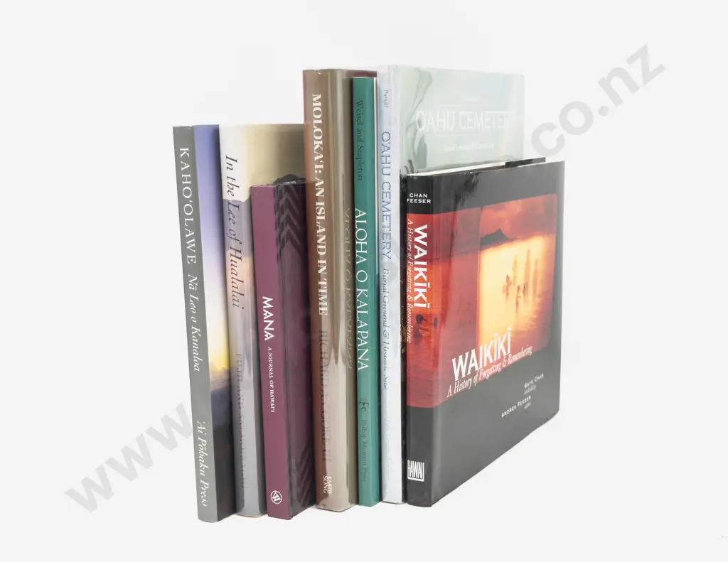 Seven Volumes of Photography in Hawaii Image 1++