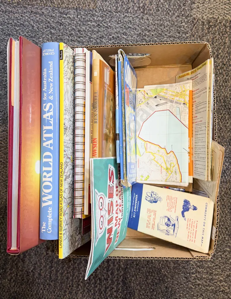 Box NZ Atlas & Assorted Image 1++