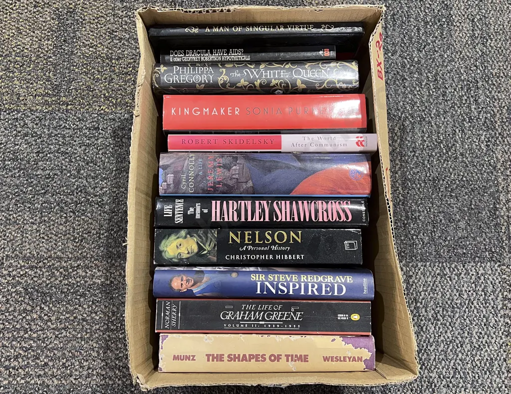 Box Assorted Modern Fiction Image 1++