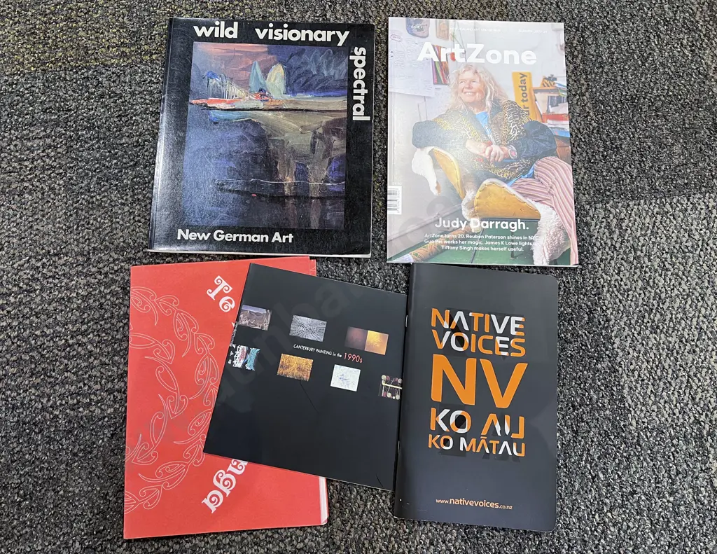 Quantity Art Related Books & Catalogues Image 1++
