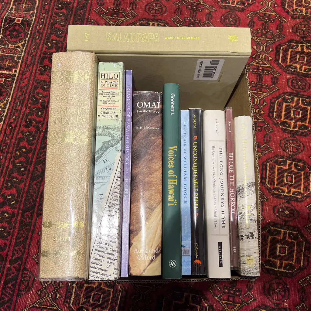 Box Assorted Books - Hawaiian History Image 1++