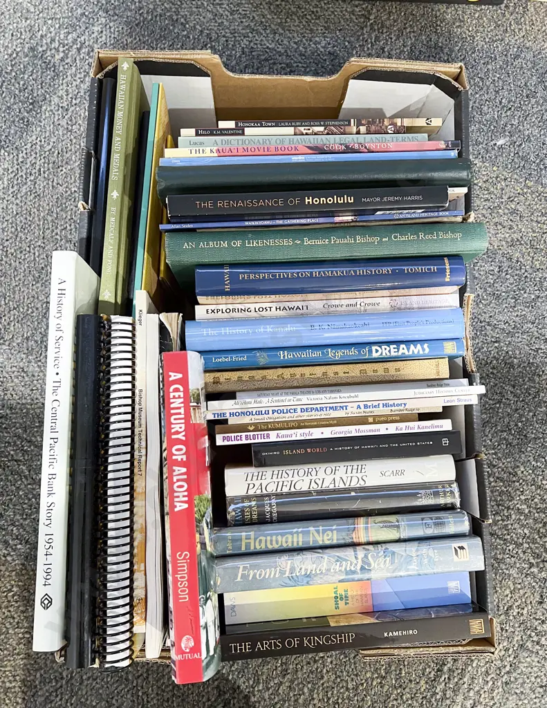 Box Assorted Books - Hawaiian Interest Image 1++