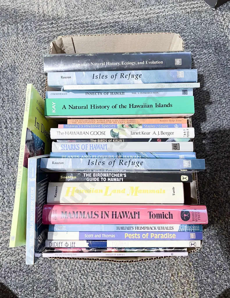 Box Assorted Books - Natural History Image 1++