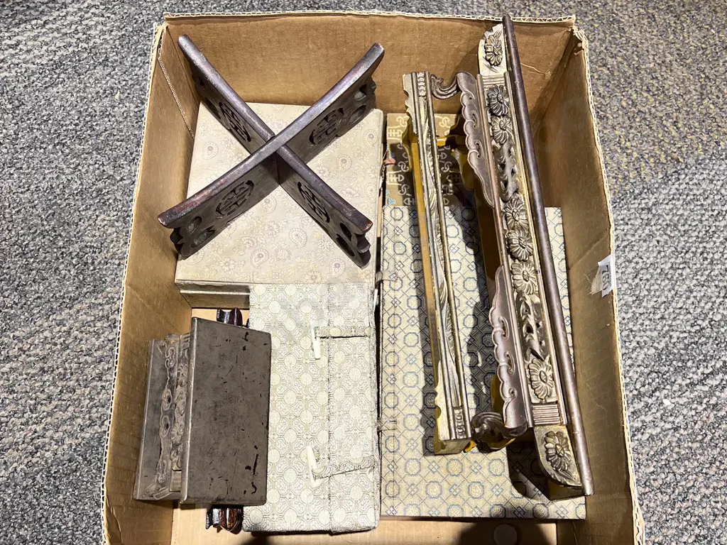 Qty of Assorted Vase Stands and Display Boxes Image 1++