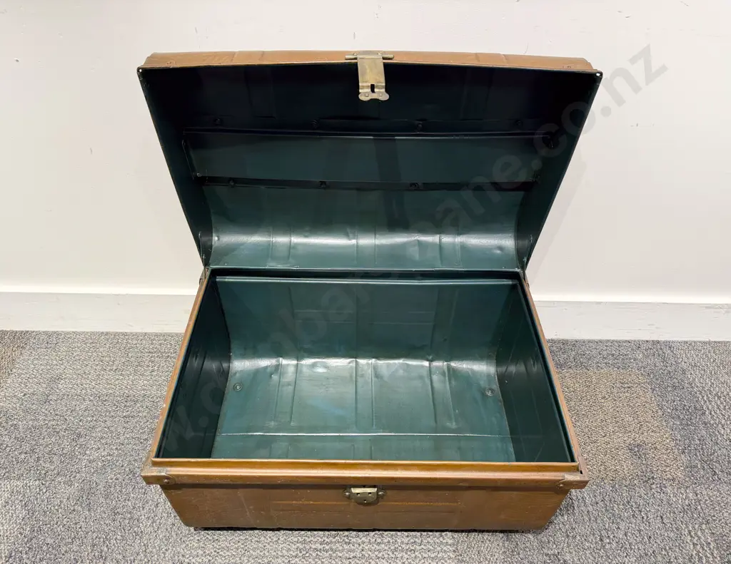 Tin Trunk Image 1++