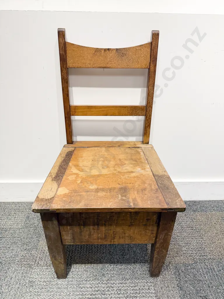 Vintage Commode Chair Image 1++