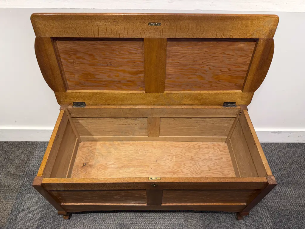 Oak Bedroom Ottoman Image 1++