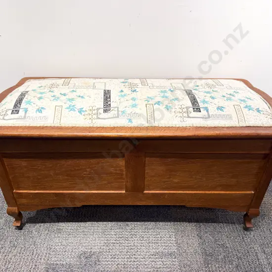 Oak Bedroom Ottoman