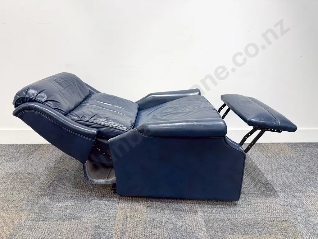 Modern Two Piece Navy Blue Leather Corner Lounge Suite Image 1++