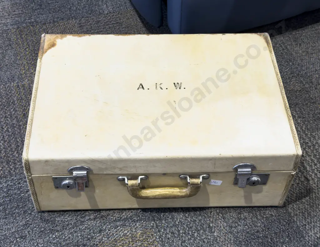 Vintage Suitcase Image 1++