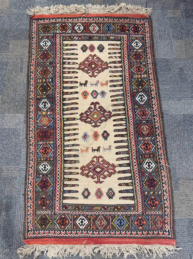 Persian Hand-Knotted Floor Rug with Centralised Medallions and Animal Motifs Image 1++