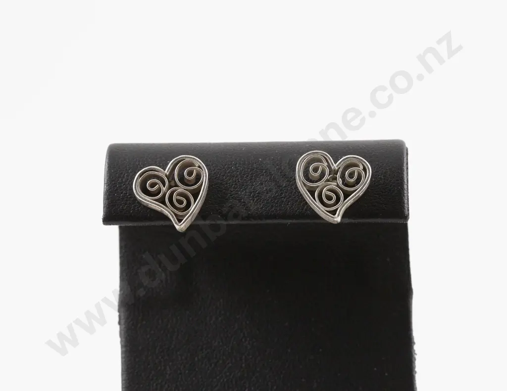 Unidentified NZ Jeweller Pair S/S Heart Stud Earrings Image 1++