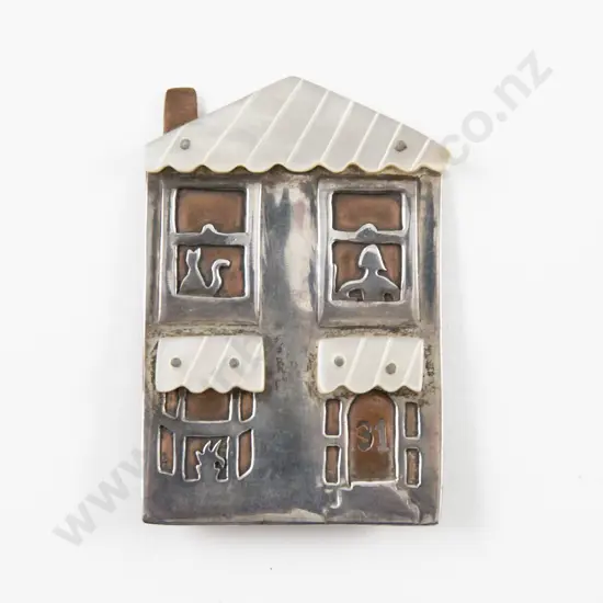 Unidentified Wellington Jeweller S/S and MOP '31 Wilson St' House Brooch