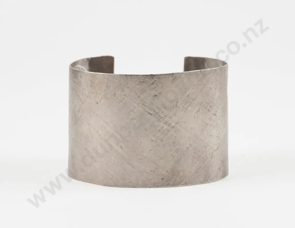 Unidentified NZ Jeweller Large S/S Cuff Bangle Image 1++
