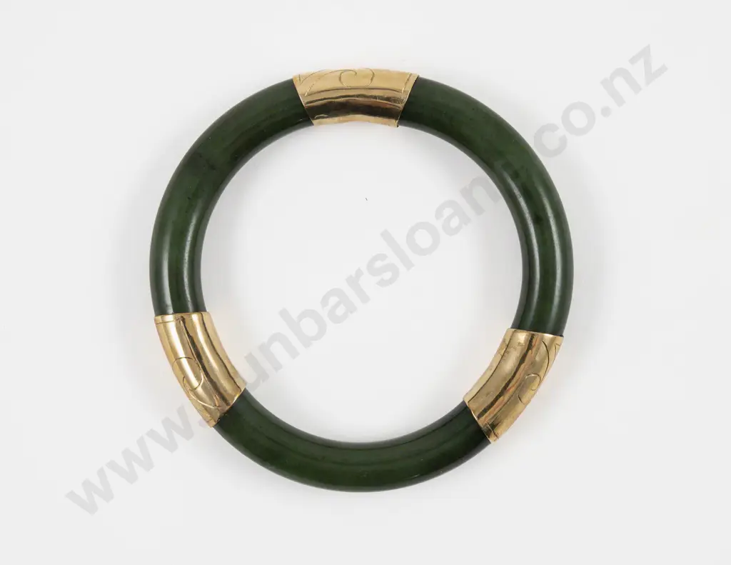 NZ 9ct Mounted Greenstone Bangle Image 1++