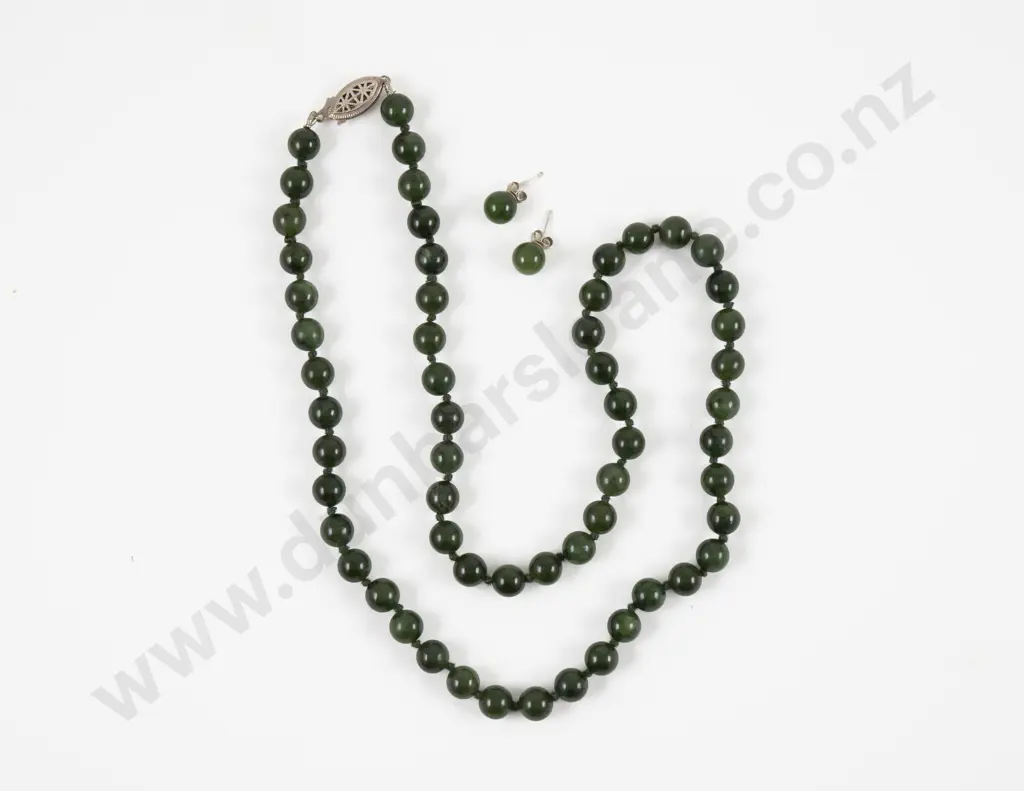 Single Strand Uniform Greenstone Bead Necklace Image 1++