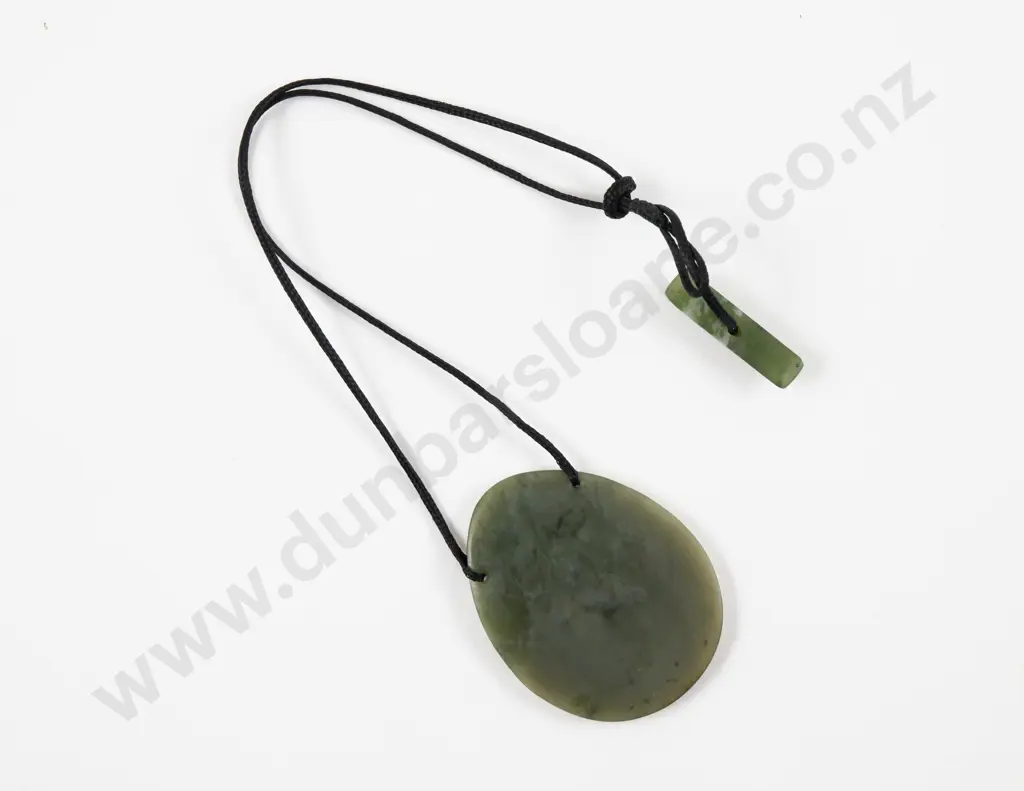 NZ Greenstone Pendant Image 1++